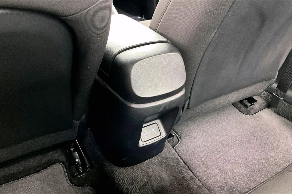 Used 2025 Hyundai Elantra Sport FWD image 33