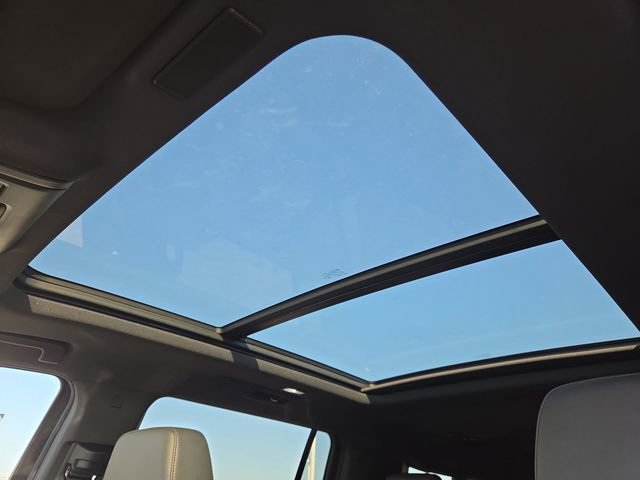 New 2025 Chevrolet Suburban Z71 w/ Z71 Off-Road Package image 19