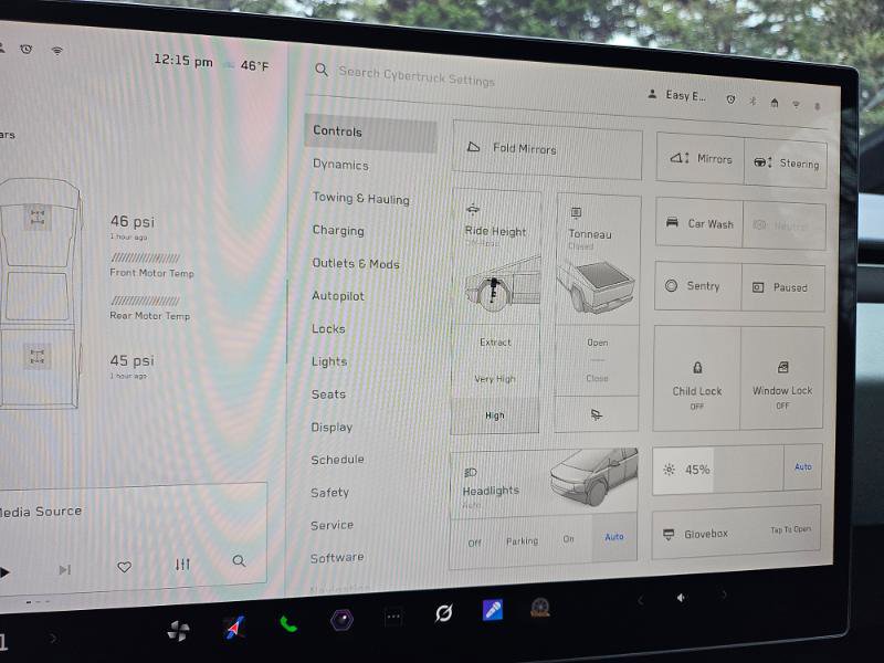 Used 2025 Tesla Cybertruck AWD Crew Cab image 52