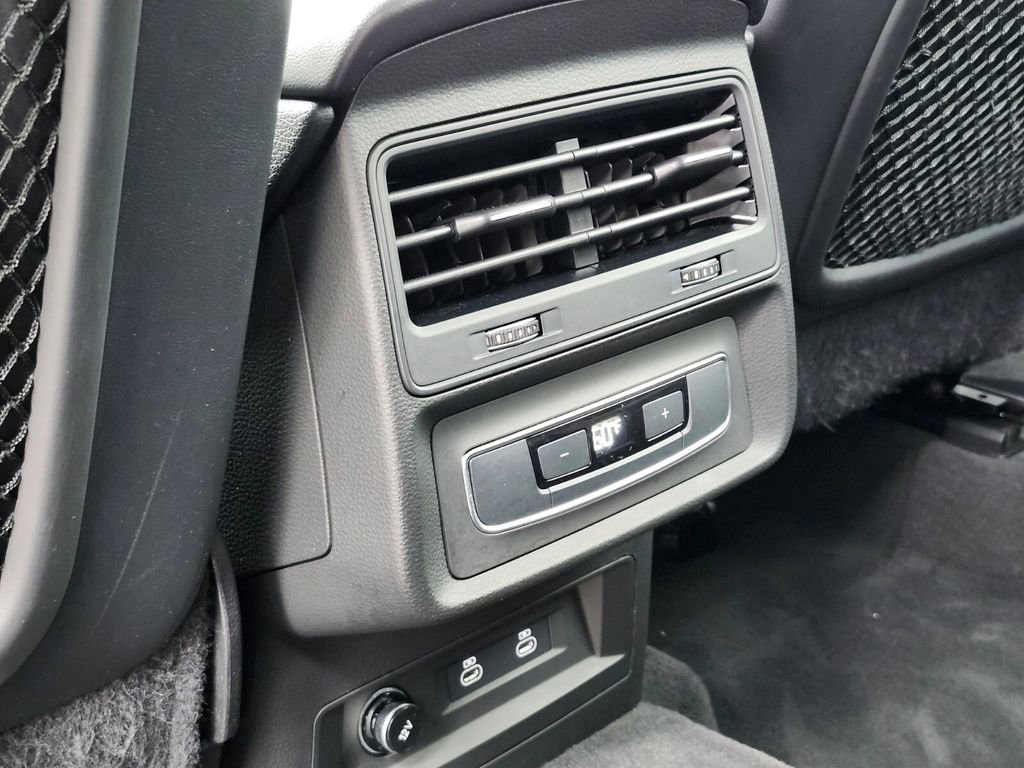 Used 2023 Audi Q7 2.0T Premium w/ Convenience Package image 16