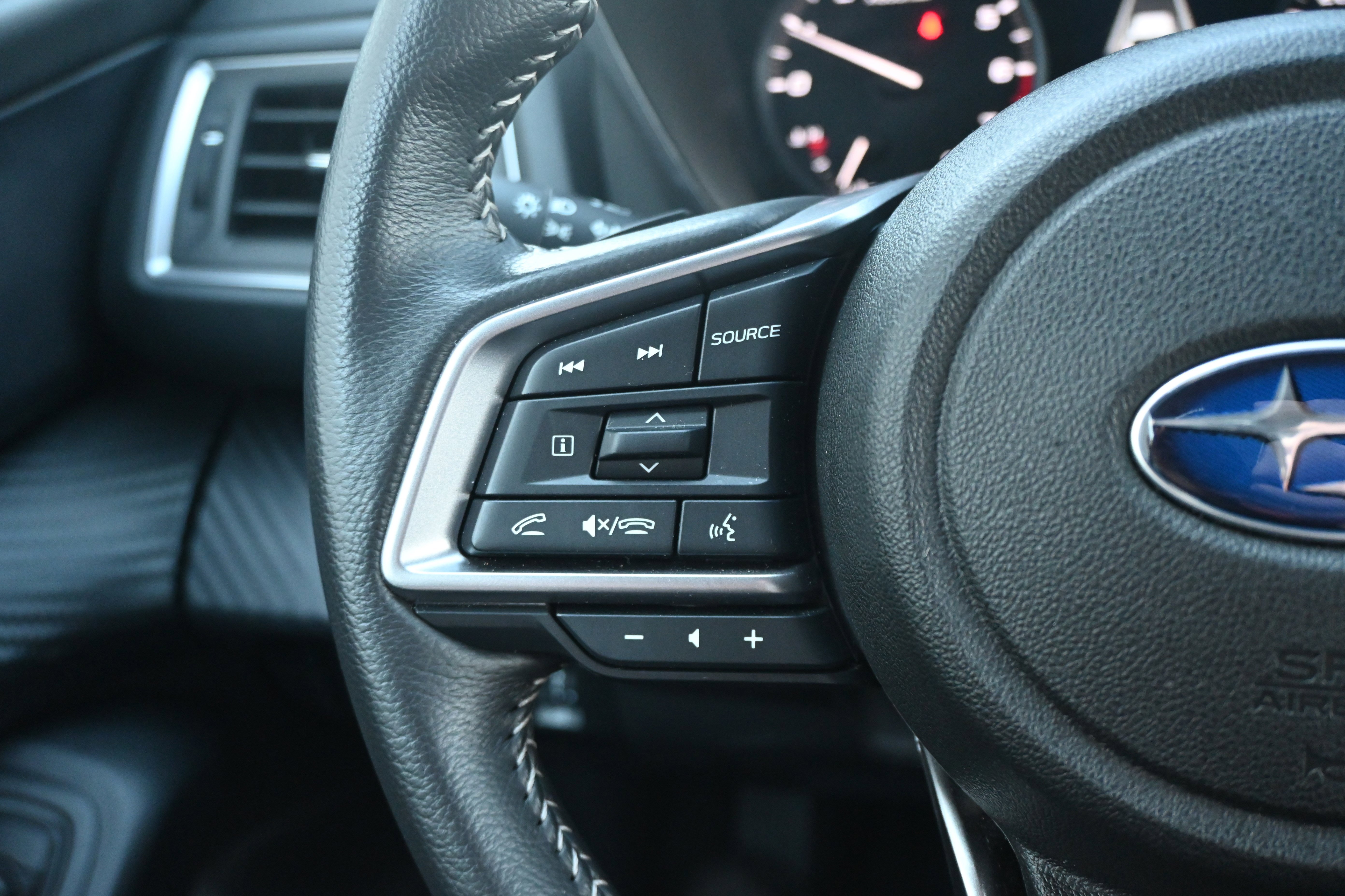 Certified 2025 Subaru Ascent Premium image 18