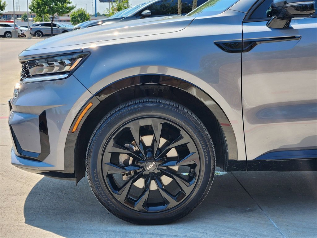Used 2023 Kia Sorento SX image 4