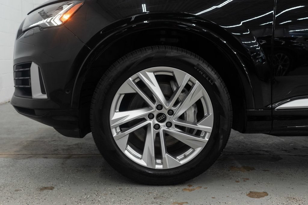 Used 2023 Audi Q7 3.0T Premium w/ Convenience Package AWD/4WD image 34