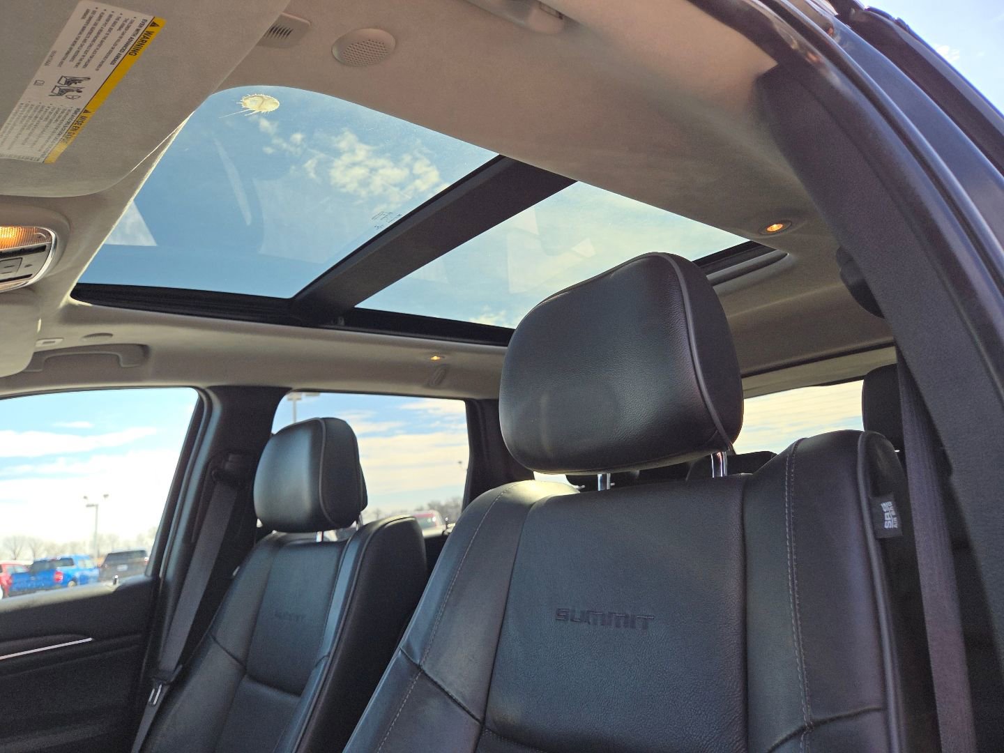 Used 2019 Jeep Grand Cherokee Summit image 2