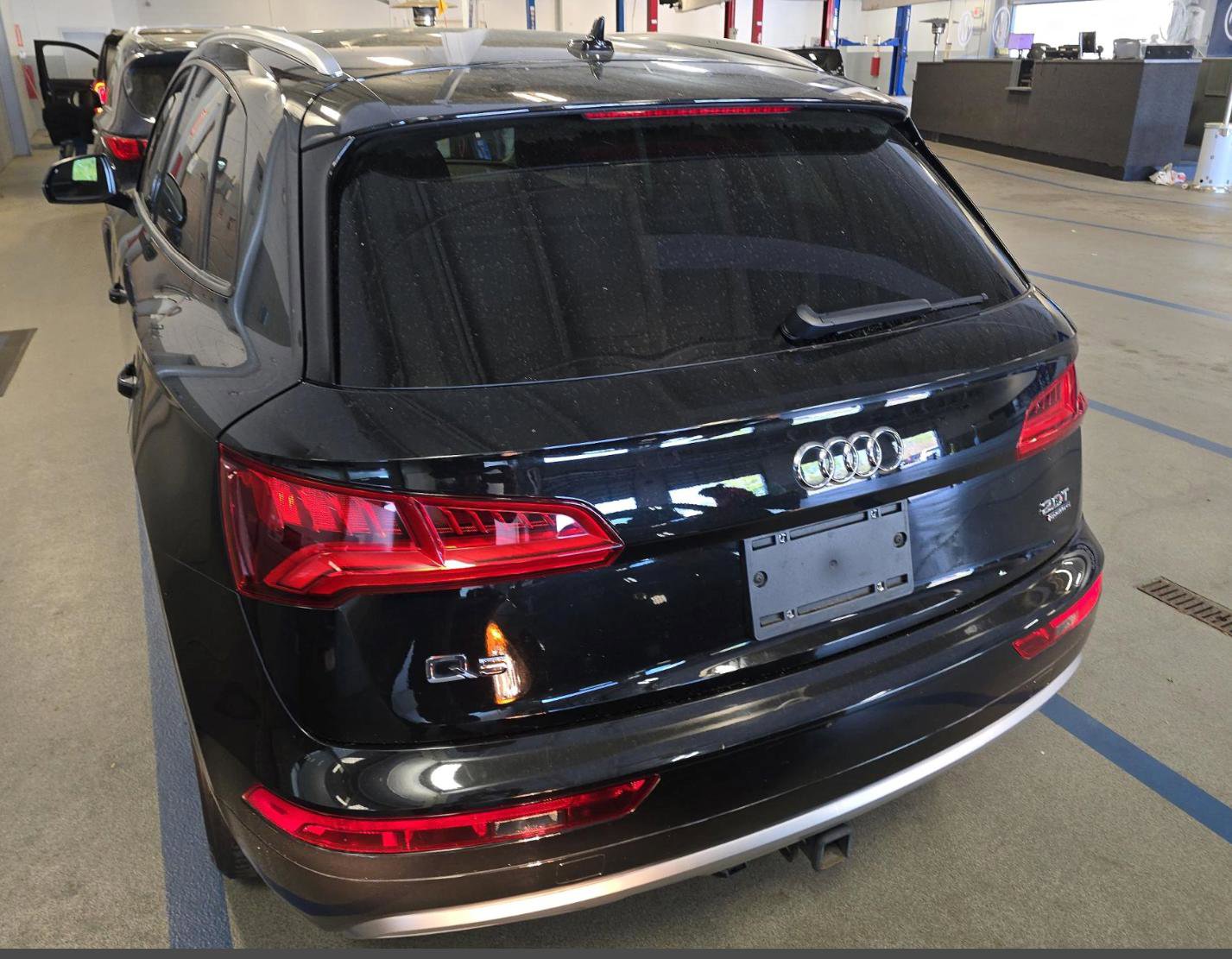 Used 2018 Audi Q5 2.0T Premium w/ Convenience Package image 3