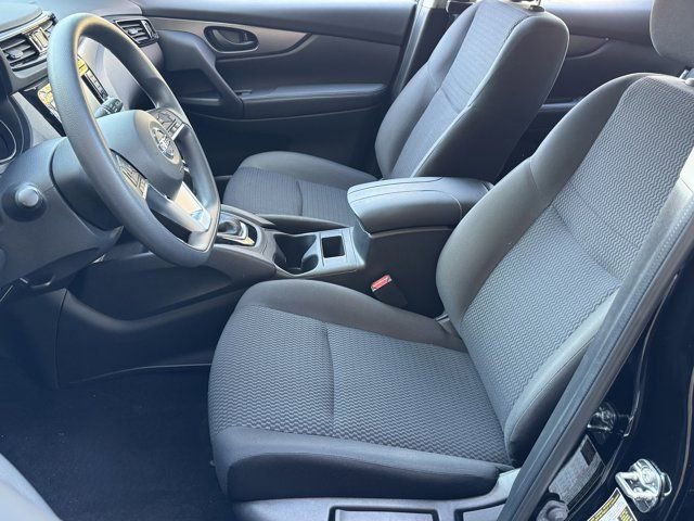 Used 2022 Nissan Rogue Sport S image 18