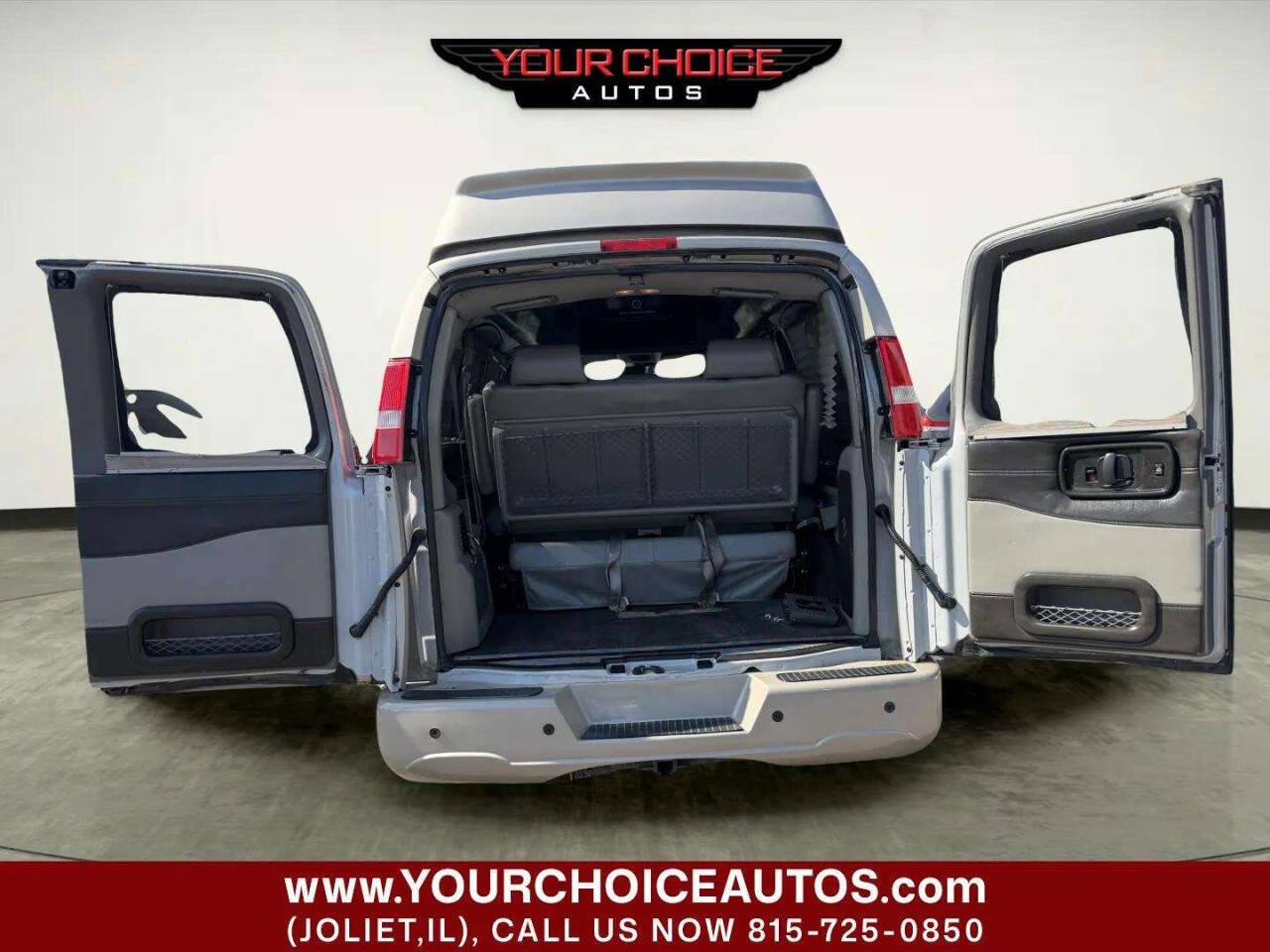 Used 2021 Chevrolet Express 2500 LS w/ Enhanced Convenience Package image 8