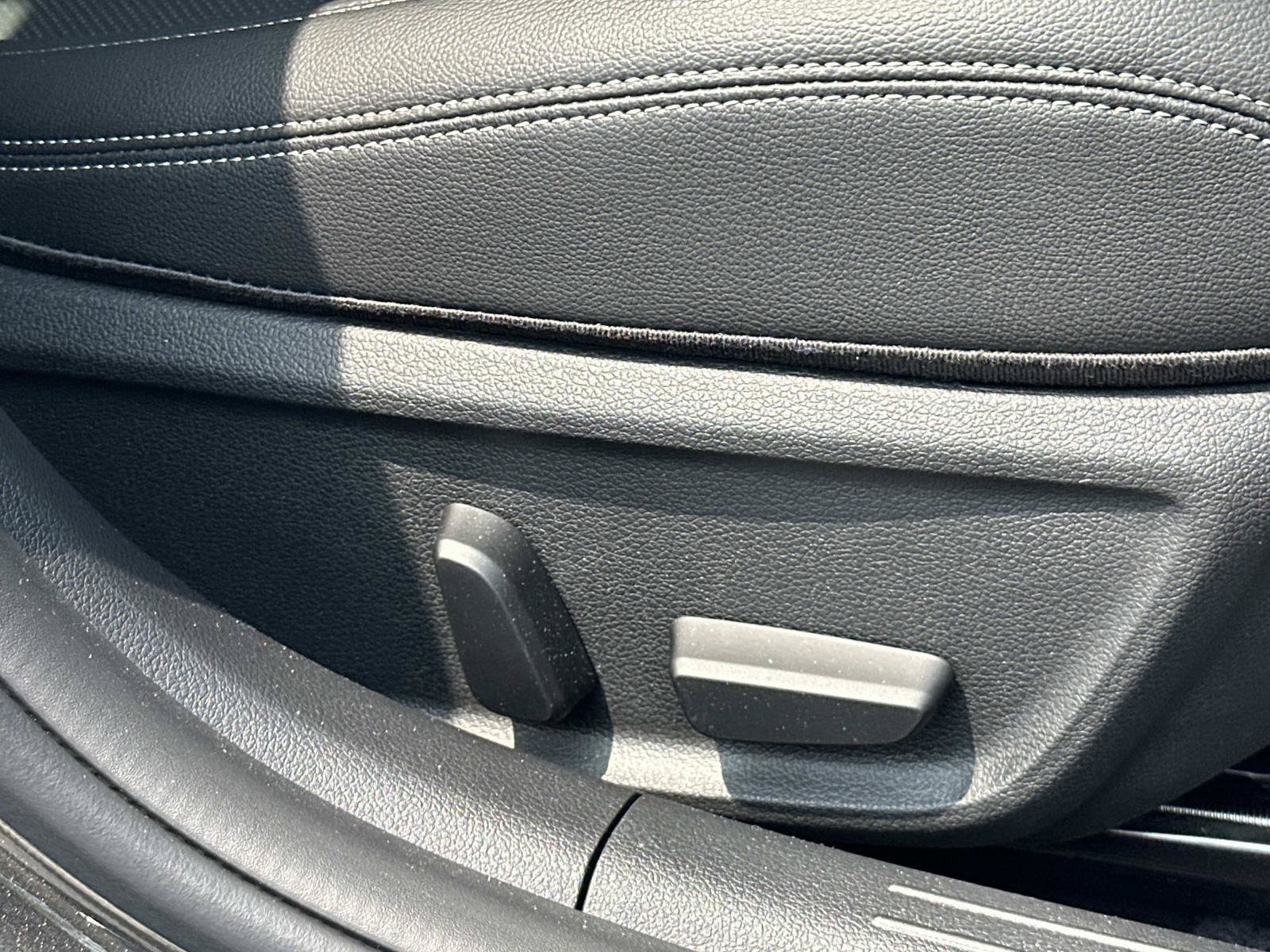 Used 2026 Genesis G70 2.5T RWD image 38