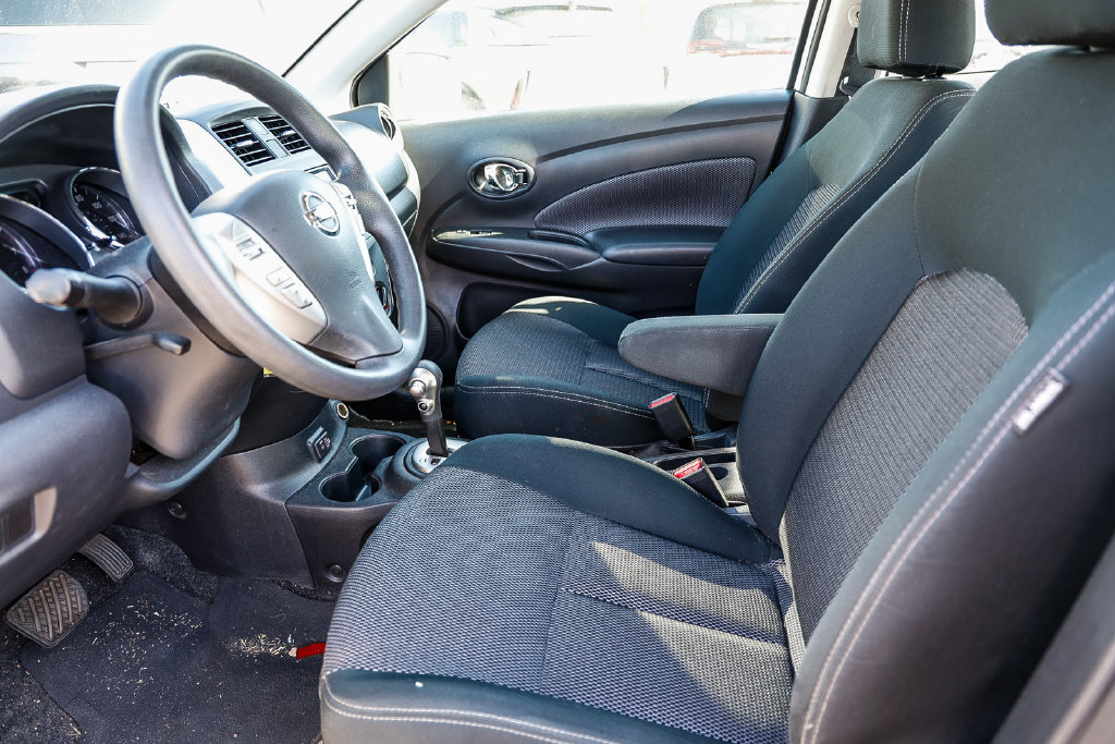 Used 2019 Nissan Versa SV FWD image 10