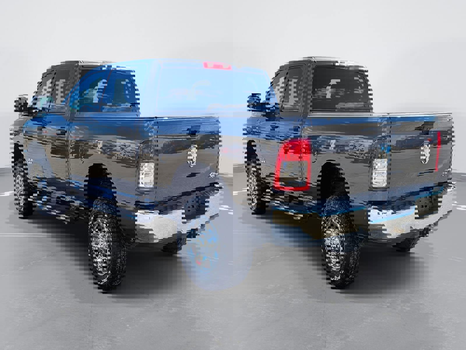 Used 2021 RAM 2500 Tradesman w/ Chrome Appearance Group image 7