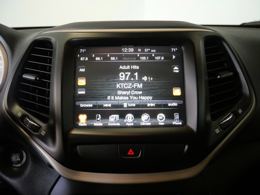 Used 2016 Jeep Cherokee Limited FWD image 21