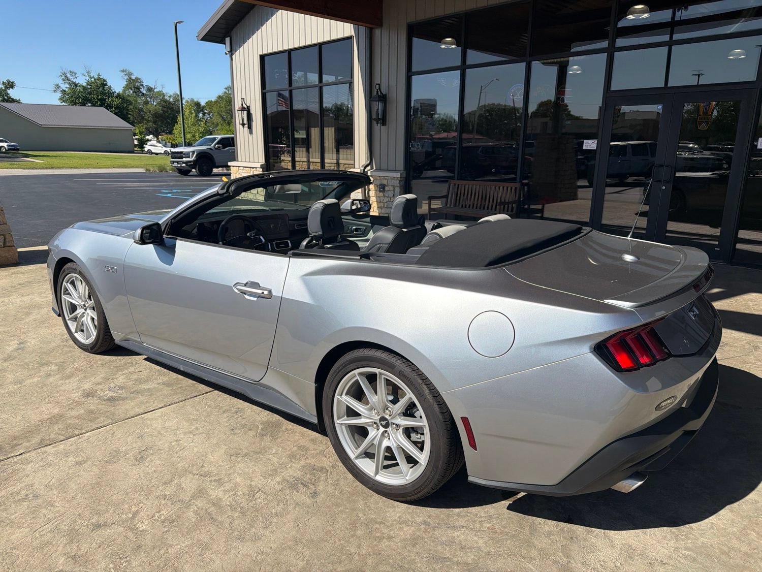 Used 2025 Ford Mustang GT Premium RWD image 11
