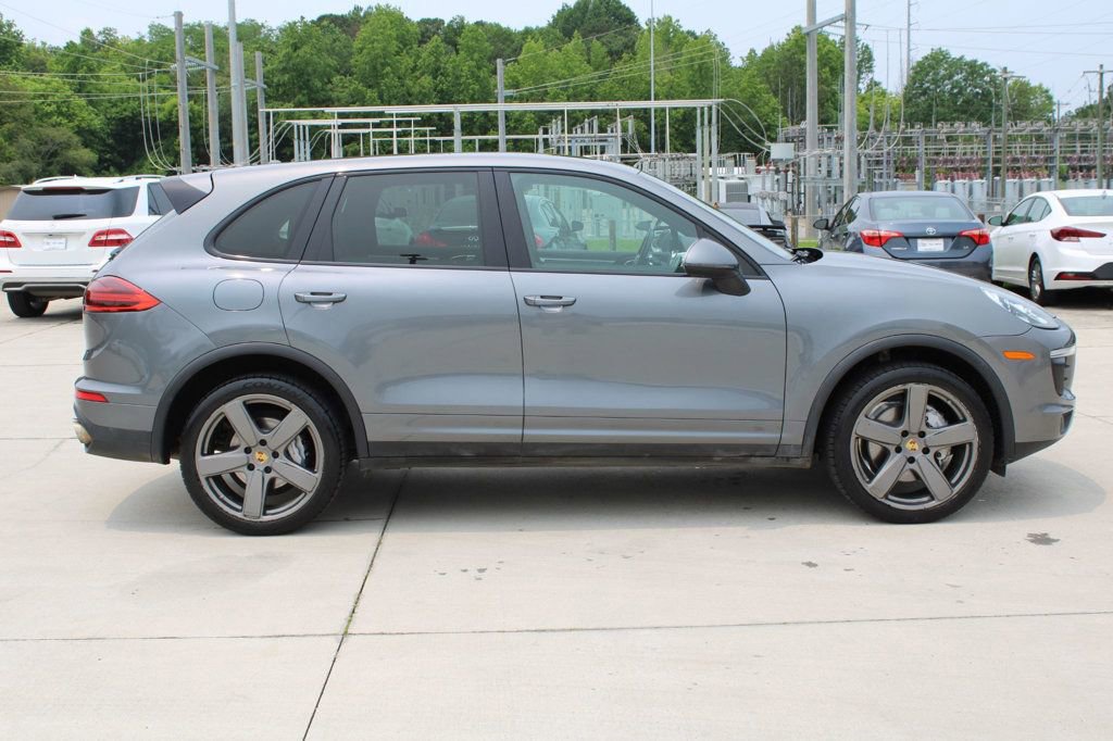 Used 2018 Porsche Cayenne S image 8