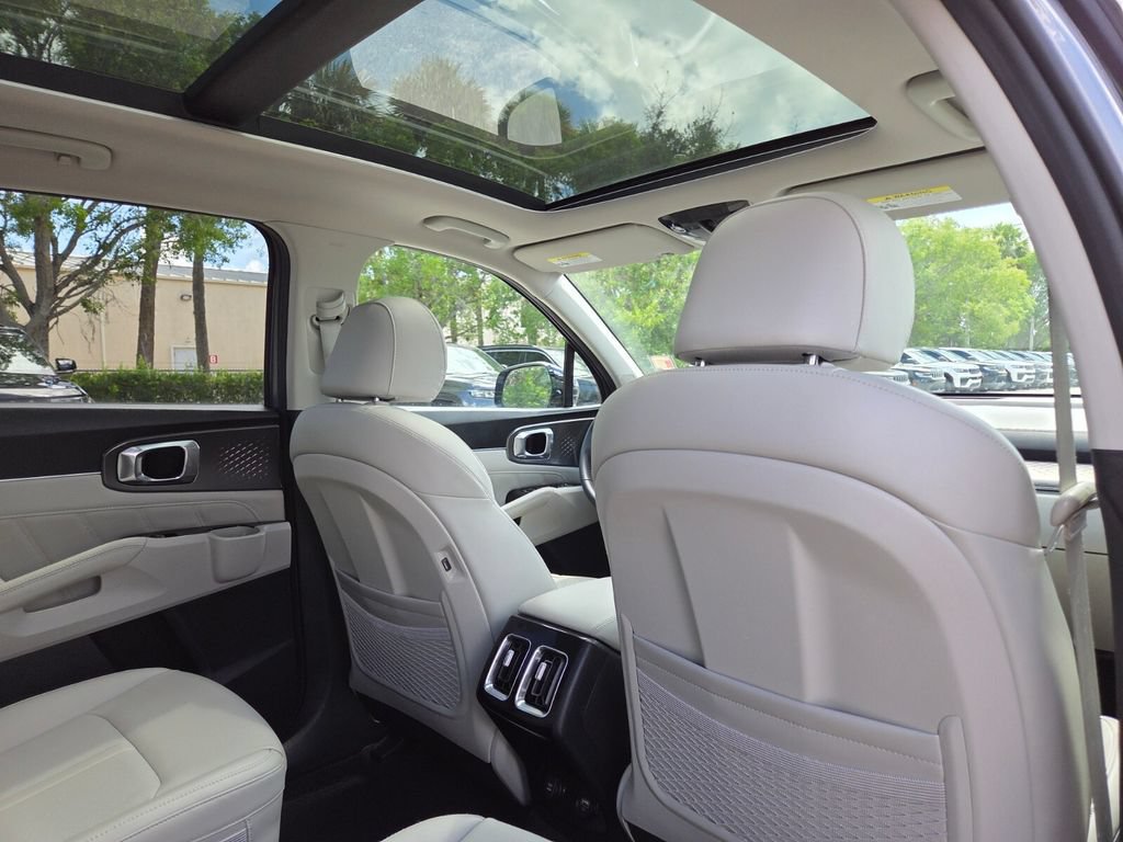 Used 2023 Kia Sorento SX AWD/4WD image 17