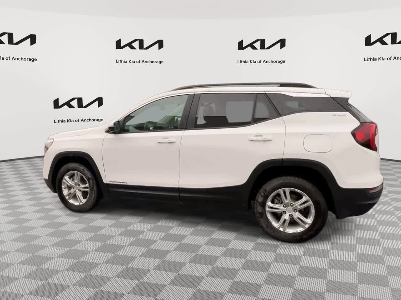 Used 2023 GMC Terrain SLE w/ Driver Convenience Package AWD/4WD image 5