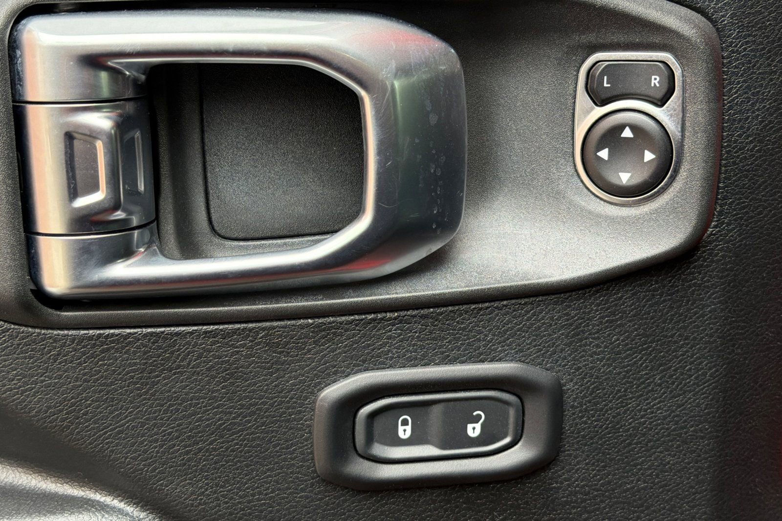 Used 2020 Jeep Gladiator Rubicon image 14