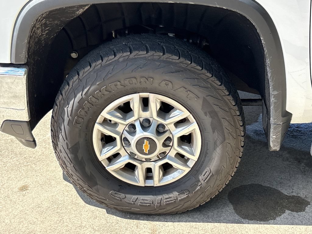 Used 2025 Chevrolet Silverado 2500 W/T AWD/4WD image 11