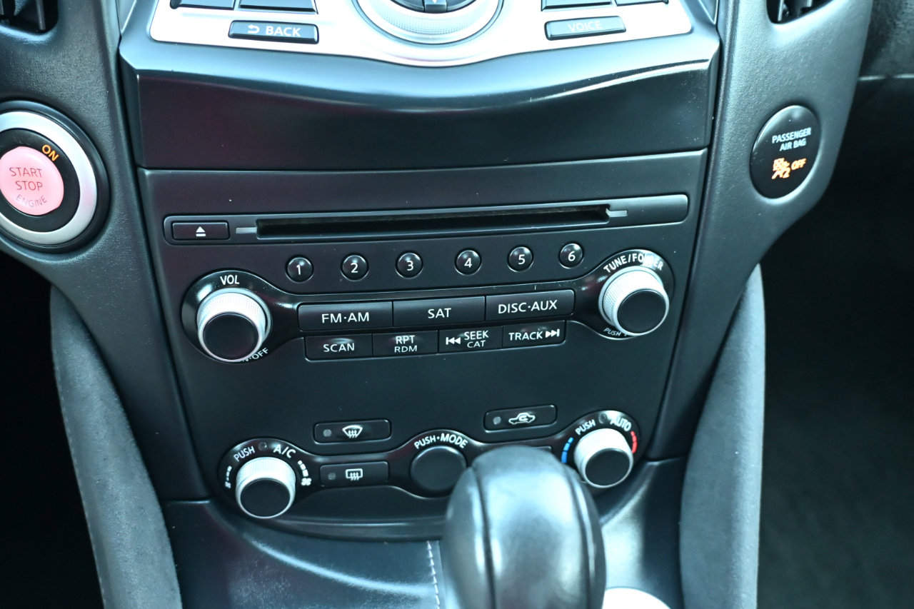 Used 2014 Nissan 370Z Touring w/ Sport Package image 21