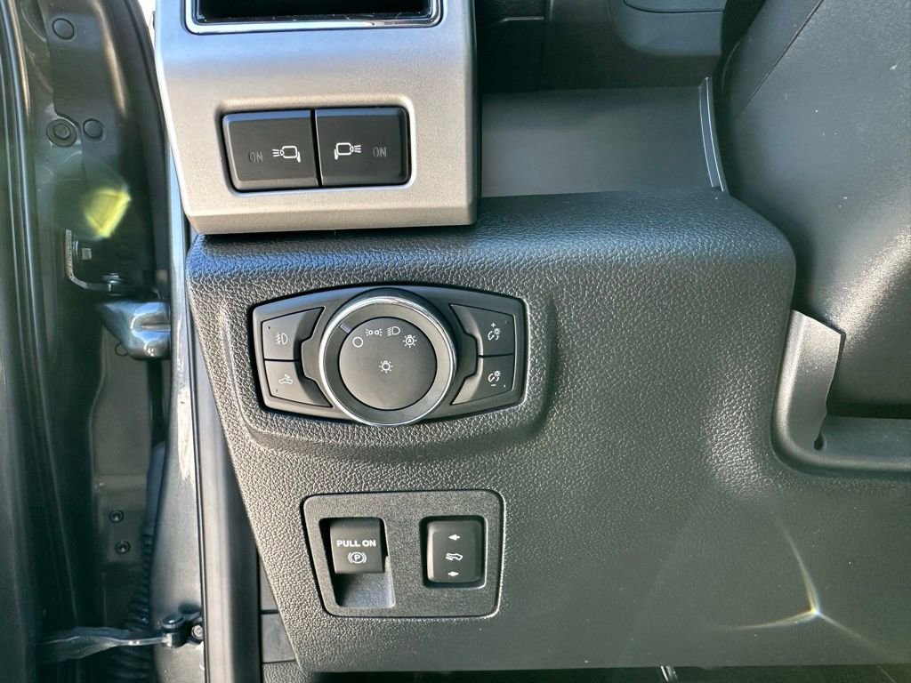 Used 2019 Ford F150 Lariat w/ Equipment Group 502A Luxury image 5