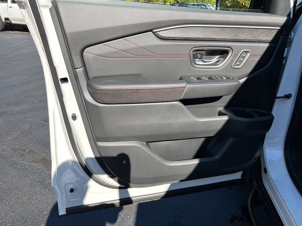 New 2026 Honda Pilot Black Edition image 26