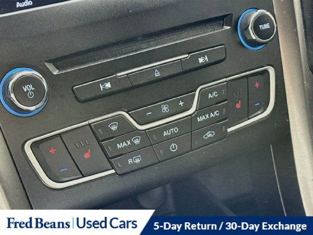 Used 2017 Ford Fusion SE w/ Fusion SE Technology Package FWD image 23