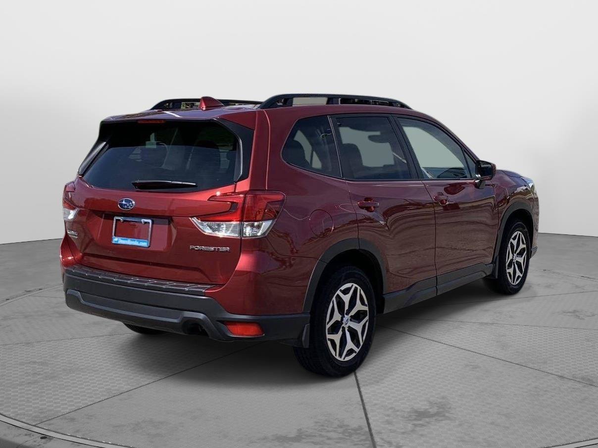 Used 2023 Subaru Forester Premium AWD/4WD image 3