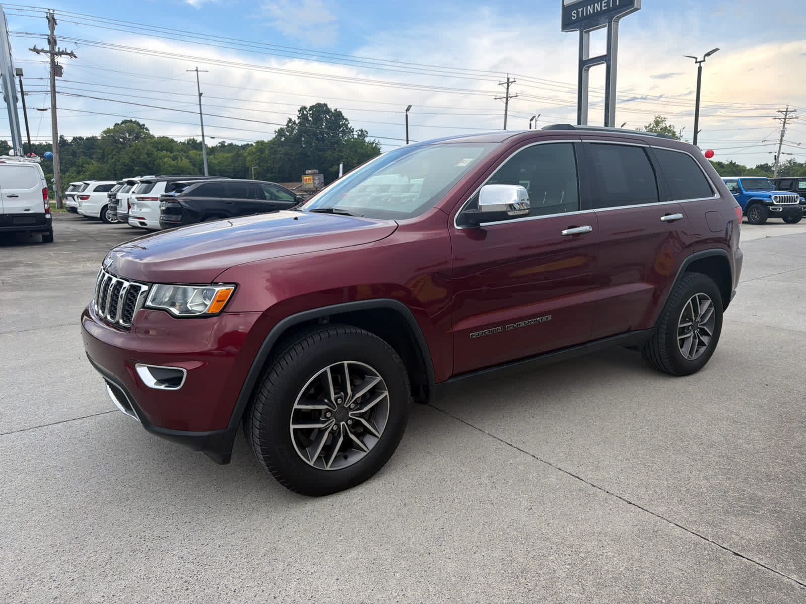 Used 2019 Jeep Grand Cherokee Limited AWD/4WD image 5
