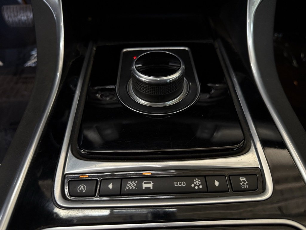 Used 2017 Jaguar XF Premium image 35