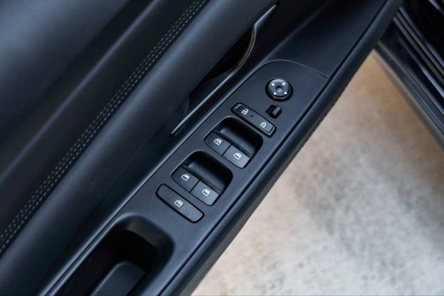 New 2025 Hyundai Elantra Sport FWD image 15