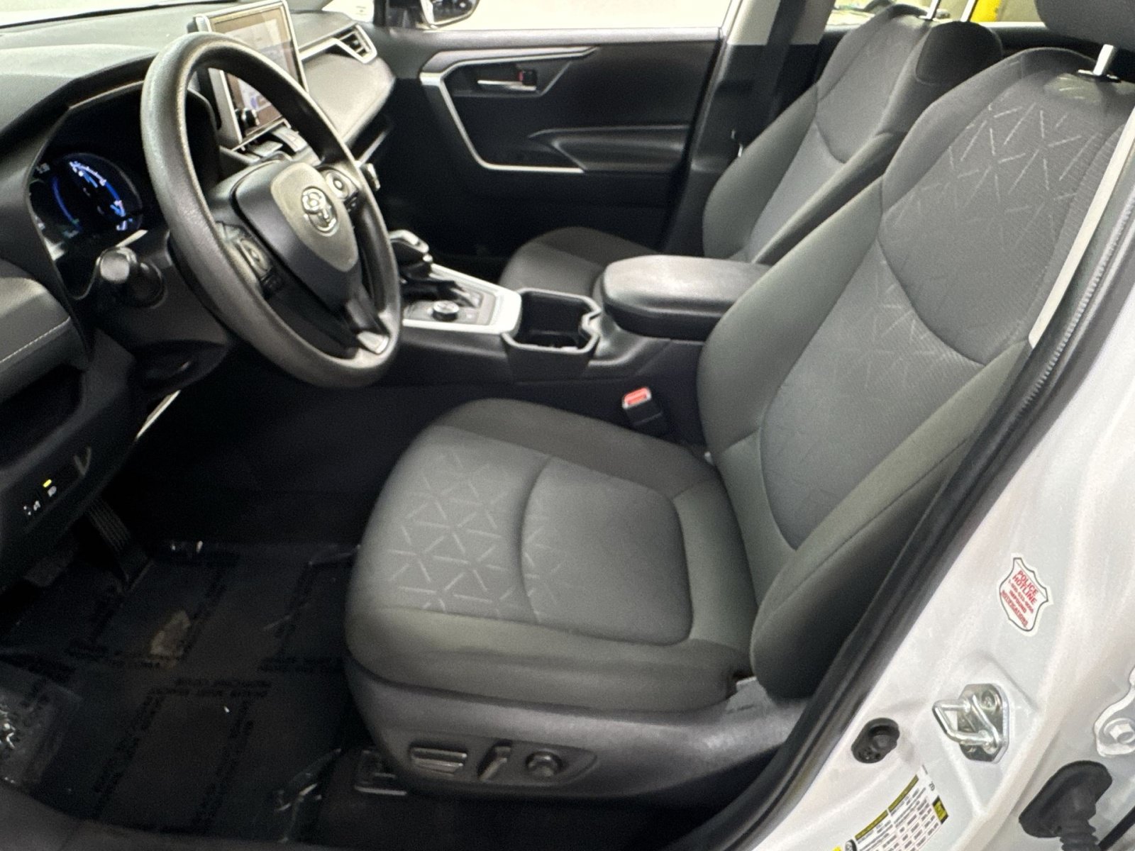 Used 2025 Toyota RAV4 XLE AWD/4WD image 16