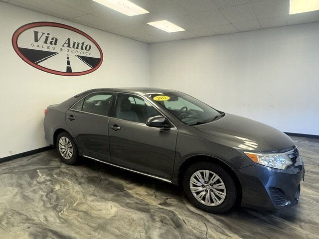 Used 2012 Toyota Camry LE FWD image 2