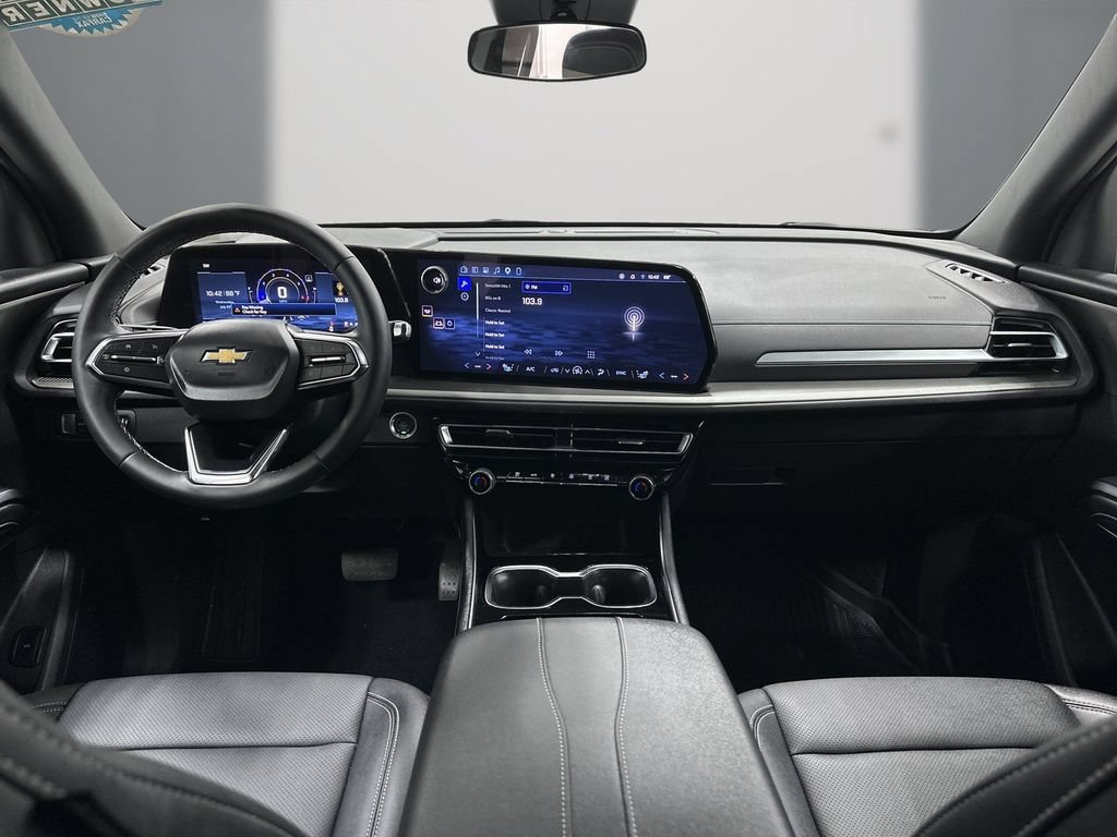 Used 2025 Chevrolet Traverse LT w/ Driver Confidence Package FWD image 18