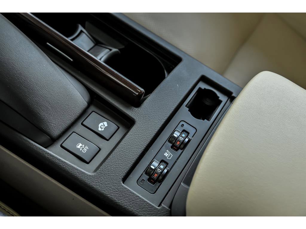 Used 2013 Lexus RX 450h AWD image 23