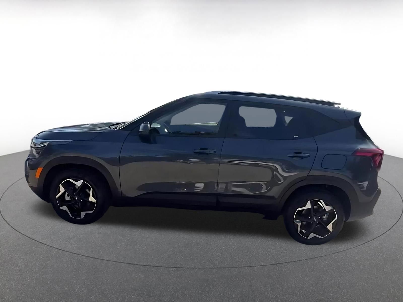 Used 2025 Kia Seltos S image 8