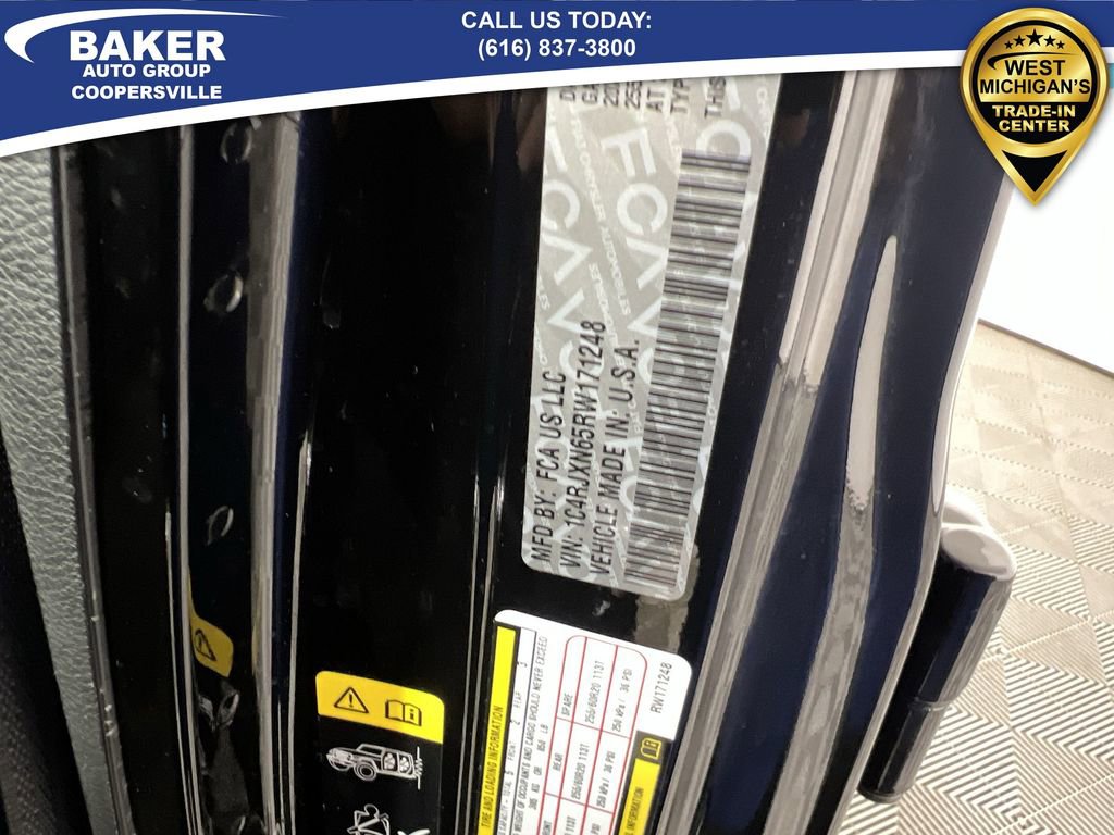 Used 2024 Jeep Wrangler Unlimited w/ Convenience Group image 33