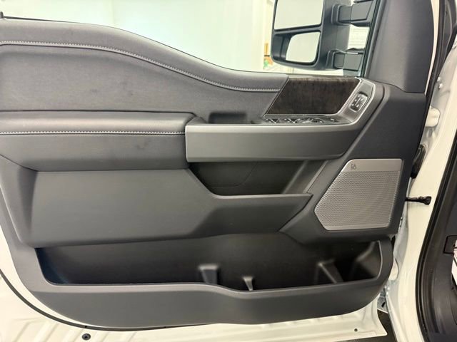 New 2026 Ford F250 4x4 Crew Cab Super Duty image 13