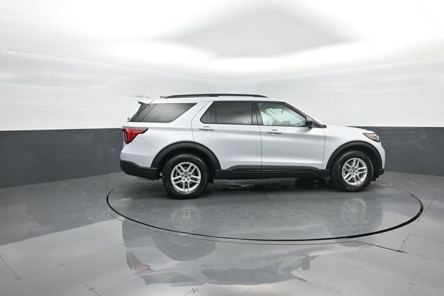 New 2026 Ford Explorer Active image 8