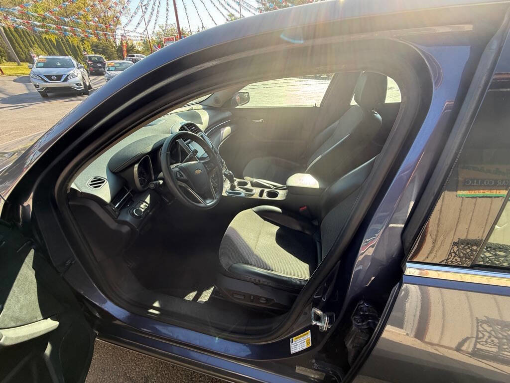 Used 2015 Chevrolet Malibu LT w/ Power Convenience Package FWD image 2
