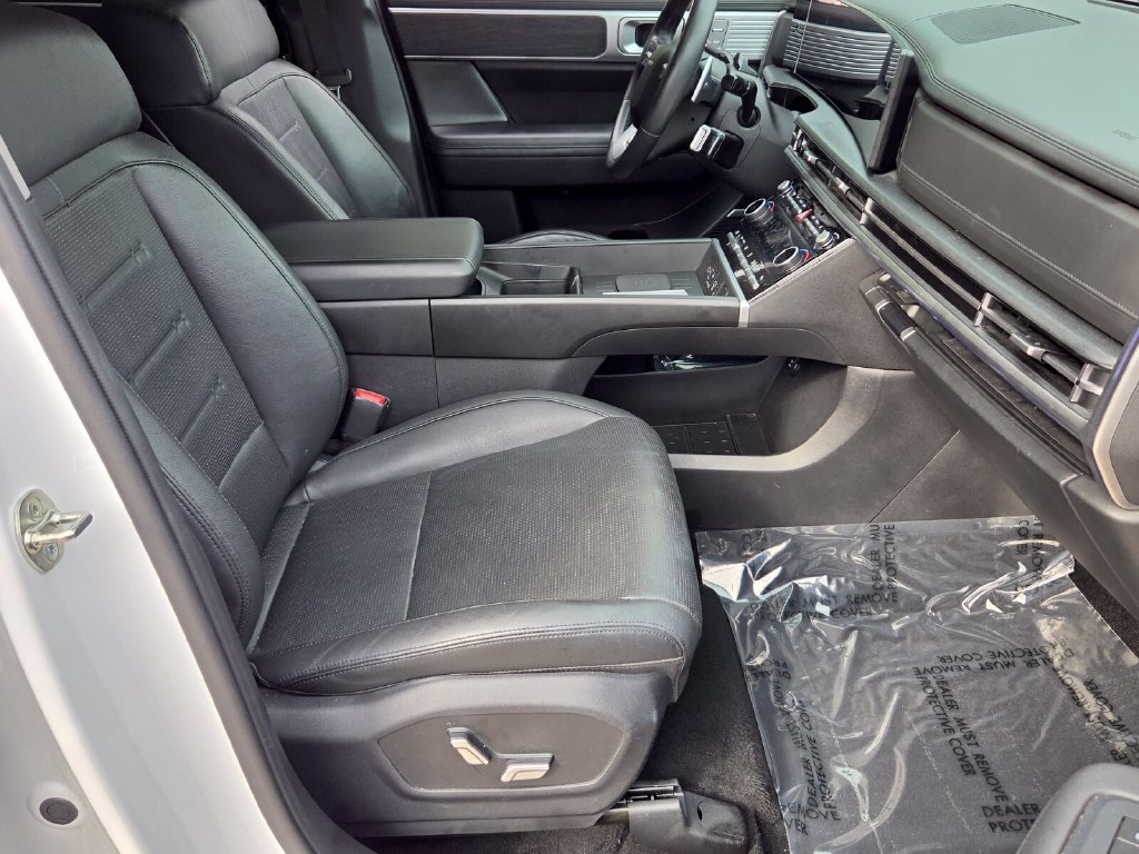 Used 2024 Hyundai Santa Fe Limited AWD/4WD image 18