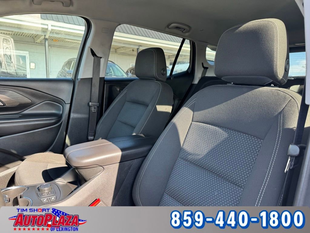 Used 2023 GMC Terrain SLE w/ Driver Convenience Package image 32