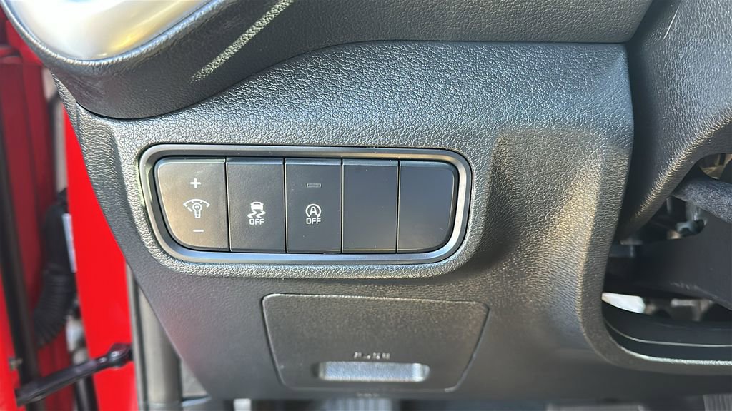 Used 2025 Kia Soul LX w/ LX Technology Package FWD image 20