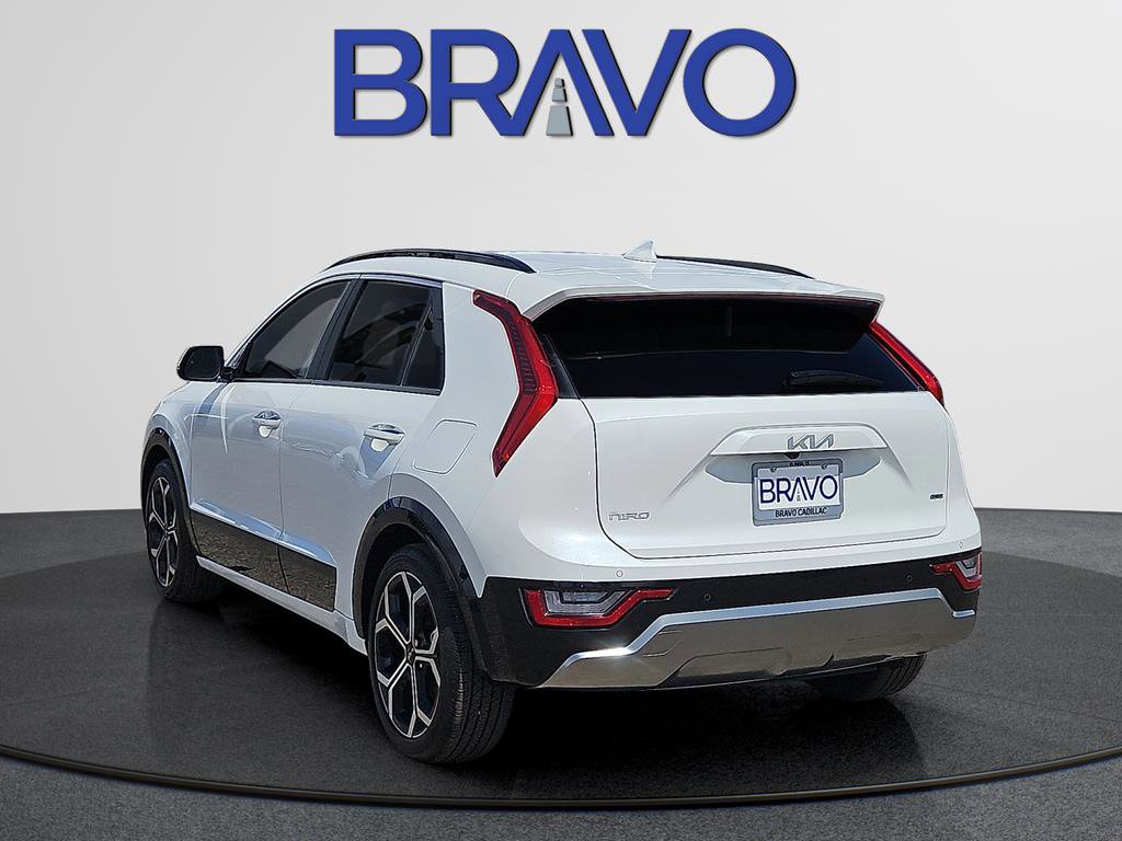 Used 2025 Kia Niro SX Touring image 5