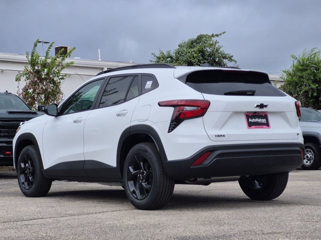 New 2026 Chevrolet Trax LT w/ Sunroof Package FWD image 9