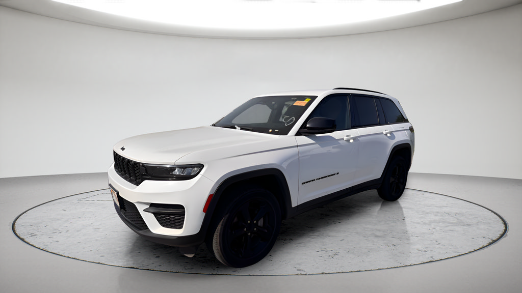 Used 2023 Jeep Grand Cherokee Altitude AWD/4WD image 7