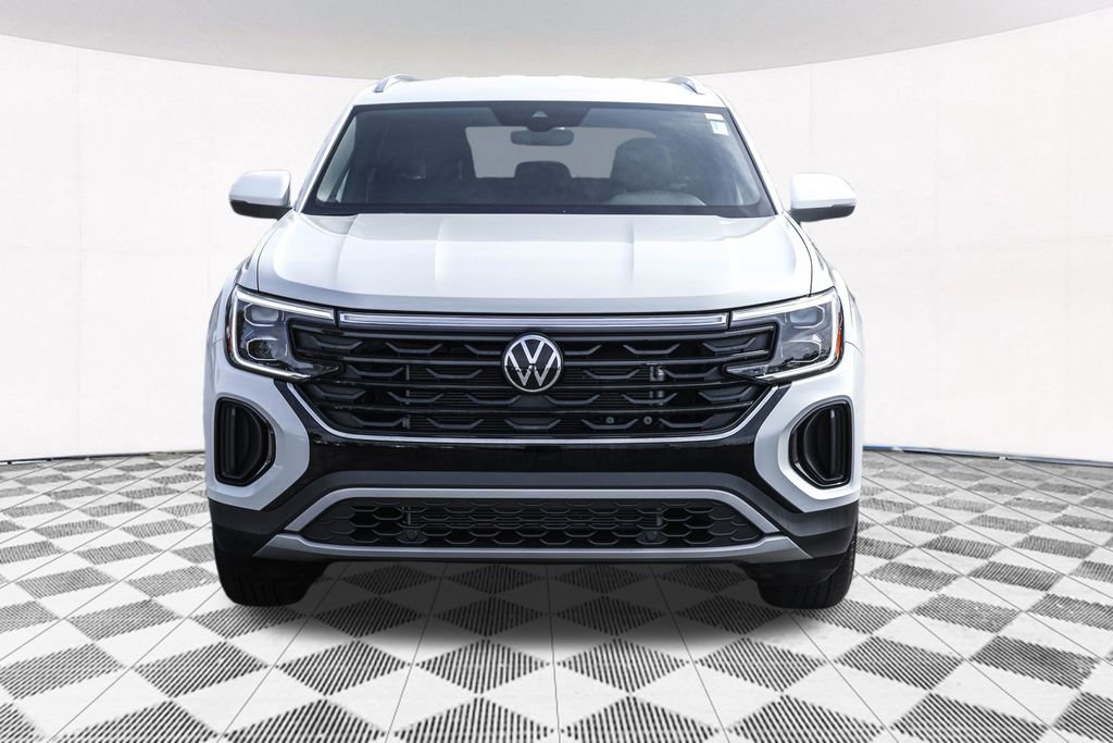 Certified 2025 Volkswagen Atlas Cross Sport SE image 15