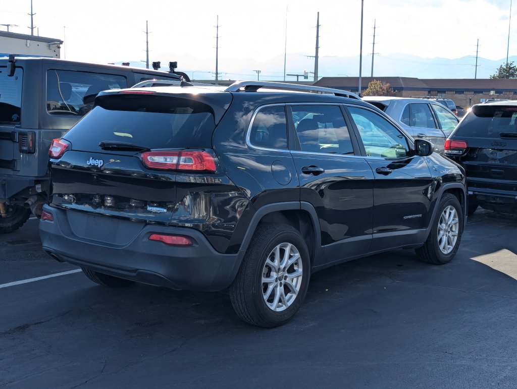 Used 2016 Jeep Cherokee Latitude w/ Comfort/Convenience Group FWD image 4