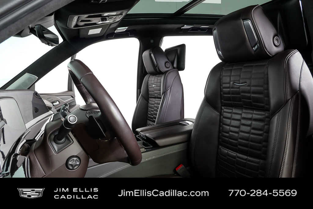 Used 2023 Cadillac Escalade Sport Platinum w/ LPO, ONYX Package image 5