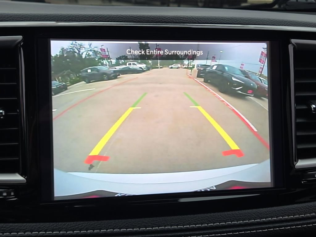 Used 2024 Chrysler Pacifica Touring image 24