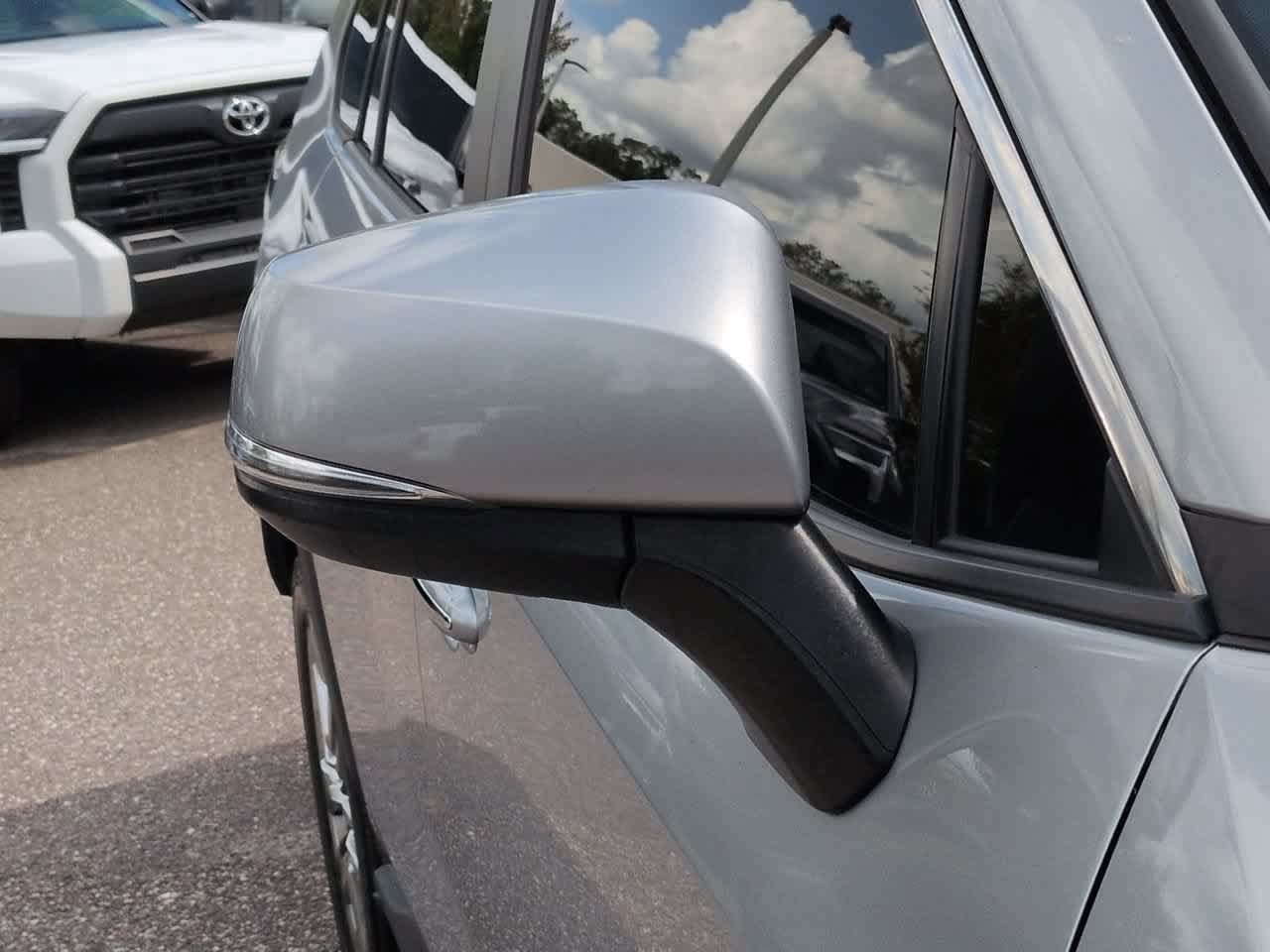 Used 2019 Toyota RAV4 Limited w/ Cold Weather Package FWD image 12