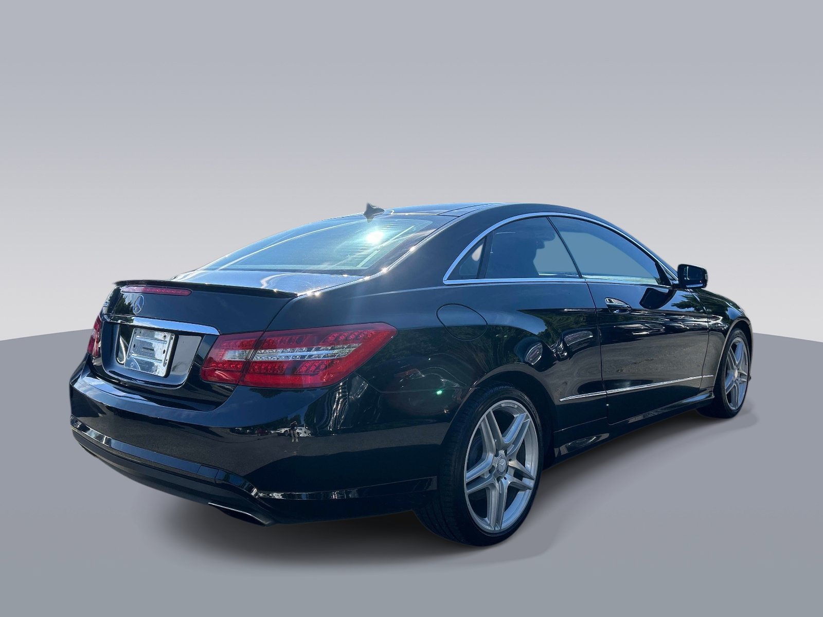 Used 2012 Mercedes-Benz E 550 Coupe image 3